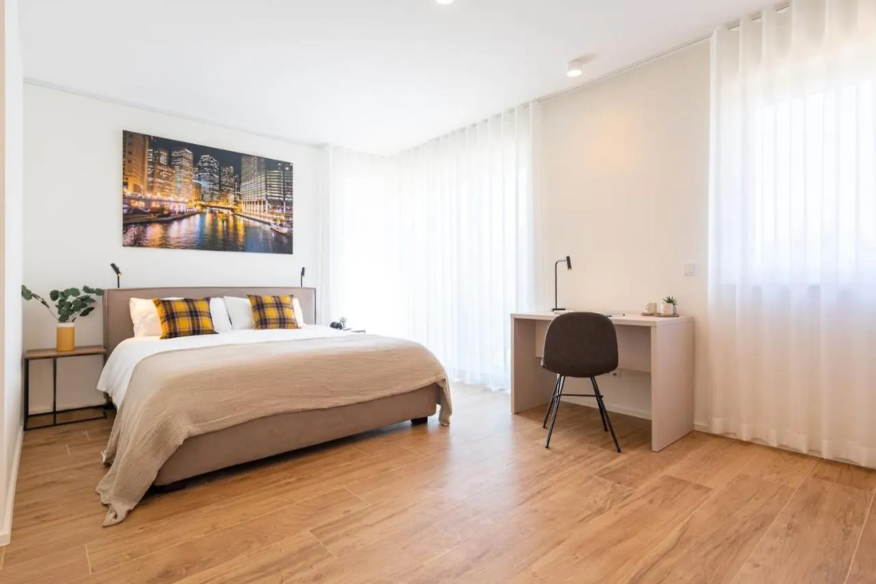 En Suite Bedrooms At Reckenthal House By Rentaroo Luxemburg 0*,