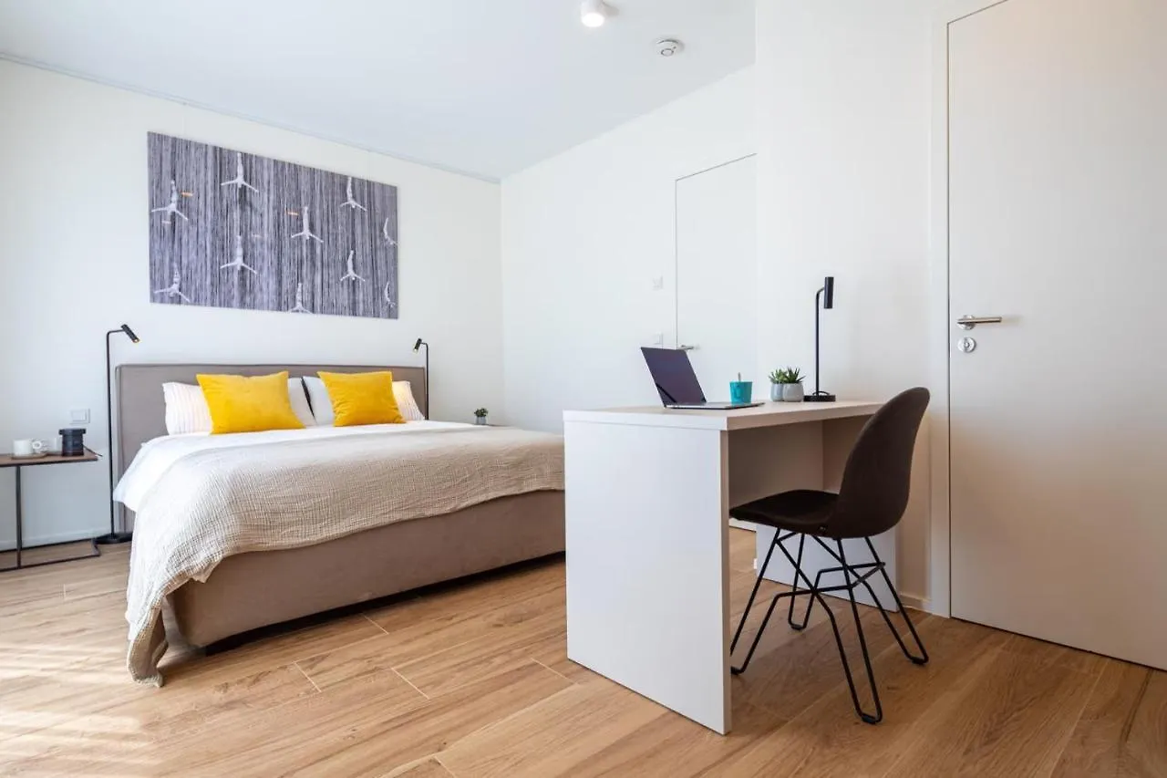 En Suite Bedrooms At Reckenthal House By Rentaroo Luxemburgo 0*,