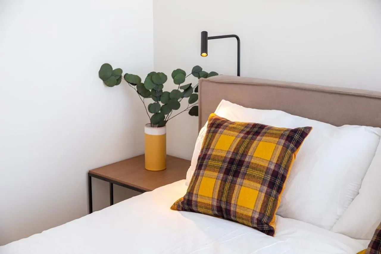 Homestay En Suite Bedrooms At Reckenthal House By Rentaroo Luxembourg